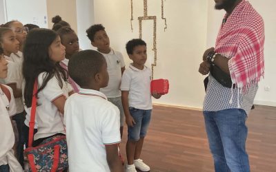 Alunos visitam exposição do artista Pedro Pires