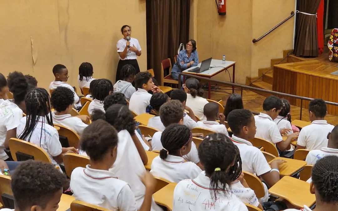 Alunos participam em palestra inspiradora sobre Educação ambiental e Diversidade animal