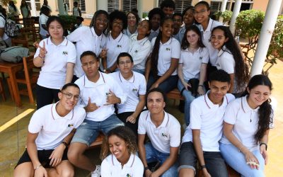 Turma A do 11.º ano de Biologia e Geologia e Alunos do 6.º Ano Celebram o Dia Mundial da Alimentação com Atividades Educativas e Sustentáveis
