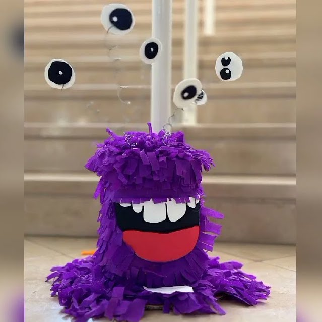 Concurso de chapéus de bruxa: Uma festa de Halloween fantasmagórica!