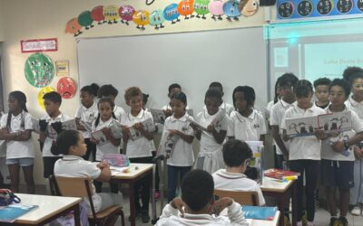 Alunos do 3.º ano leem para colegas do 2.º ano em projeto de incentivo à leitura