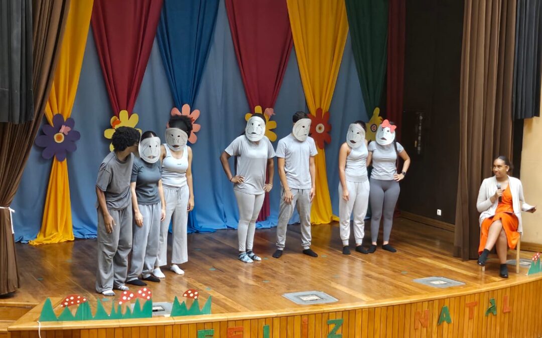 Dramatização de “As Aventuras de Tina e Diku” encanta alunos do 1.º Ciclo