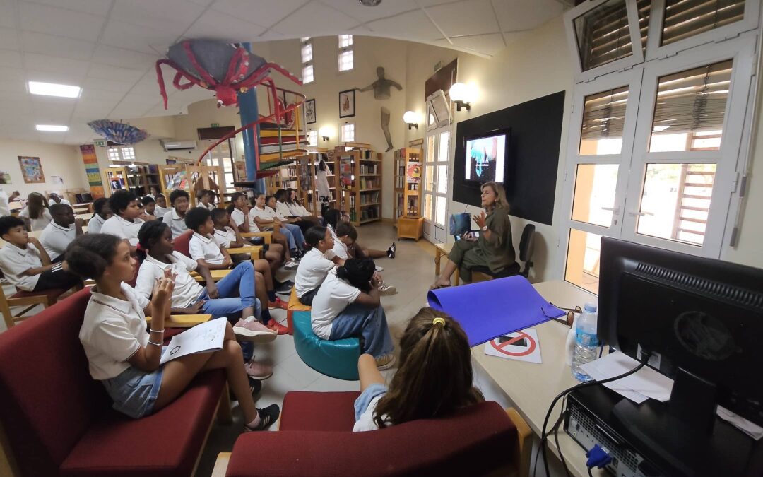 Projeto Bioarte: Escola Azul sensibiliza alunos para a conservação dos manatins
