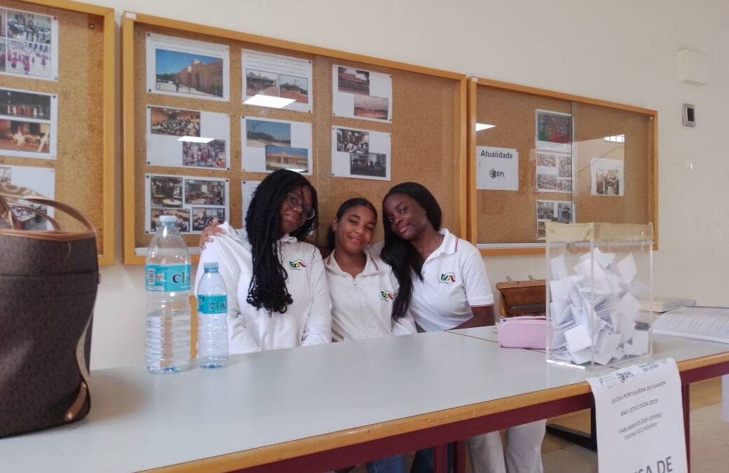 Escola Portuguesa de Luanda escolhida para participar na sessão nacional do Ensino Secundário do Parlamento dos Jovens 2025
