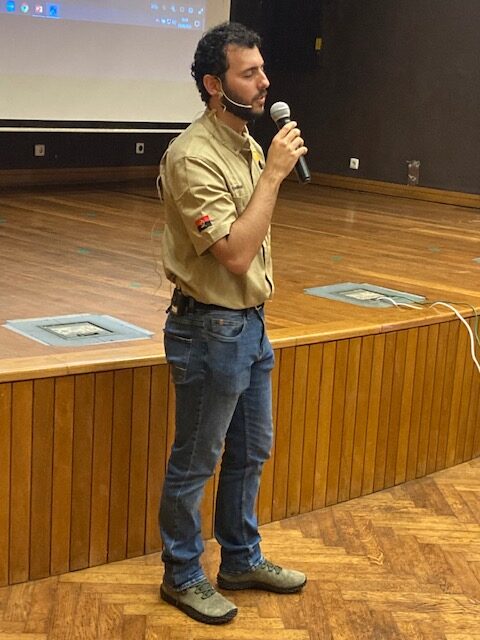 Palestra sobre a Palanca Negra Gigante encanta alunos no auditório da escola