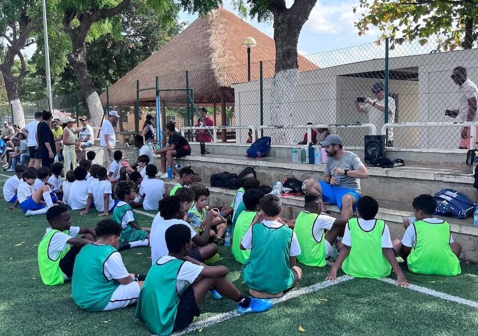 Encontro de Futebol de Benjamins entre EPL e CSFA