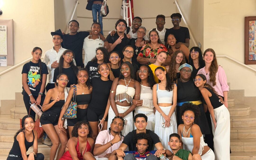 O Clube de Teatro apresentou a peça: “Para ser grande, sê inteiro”